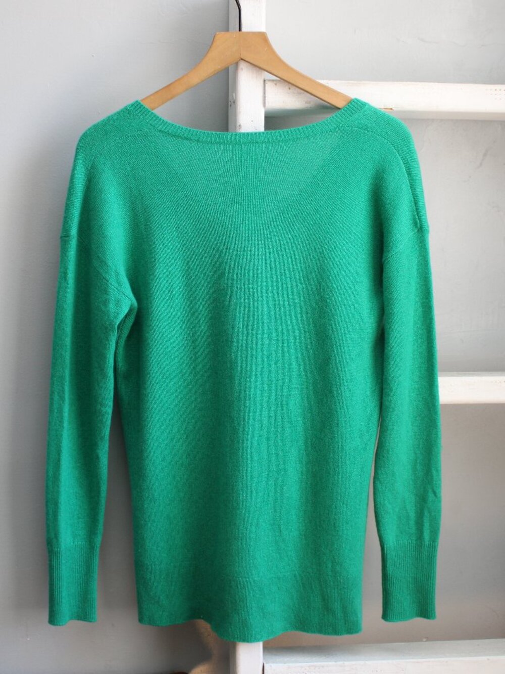 Halogen 100% Cashmere Tight-Kit V-Neck Sweater Bright Green Size Large - Picture 2 of 3